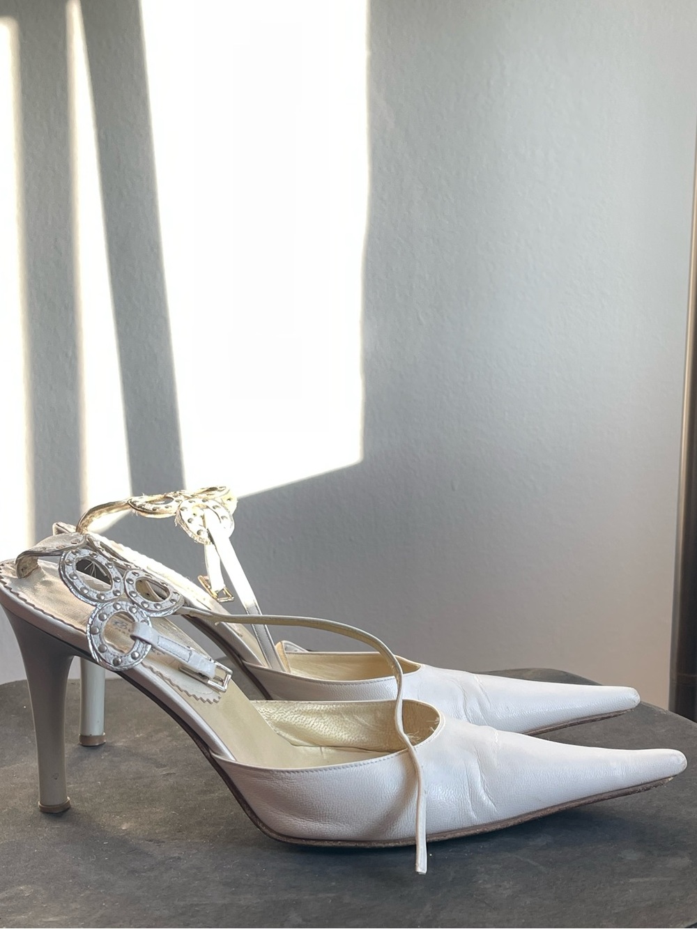 Vintage White Extra Pointed Toe Slingback Heels with Studded Accent